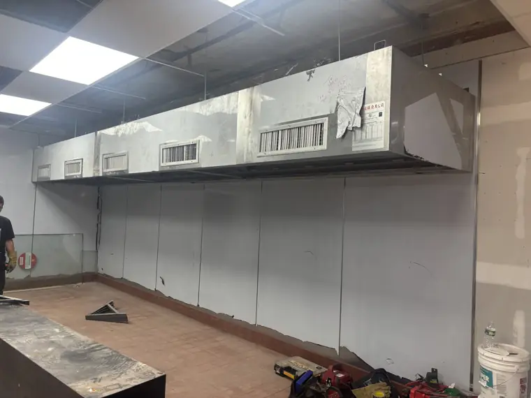 Full-wall hood